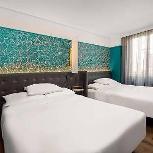 Upper Floors Queen Room